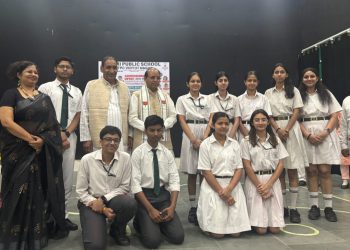 दिल्ली पब्लिक स्कूल में बोर्ड परीक्षा के टॉपर्स का अलंकरण समारोह