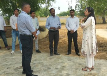 भोला रावल के प्राचीन मंदिर व तालाब का होगा जीर्णोद्धार, एसीईओ प्रेरणा सिंह ने गांव का भ्रमण कर दिए निर्देश