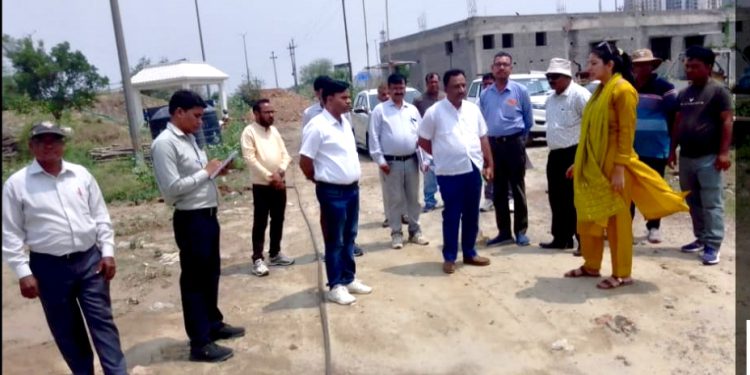ग्रेटर नोएडा में एसटीपी व एमएसपीएस के निर्माण कार्यों का एसीईओ ने लिया जायजा