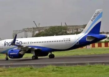 एयर इंडिया की घटना के बाद एक और फ्लाइट से आया मेडे कॉल, इंडिगो फ्लाइट की बेंगलुरु में इमरजेंसी लैंडिंग
