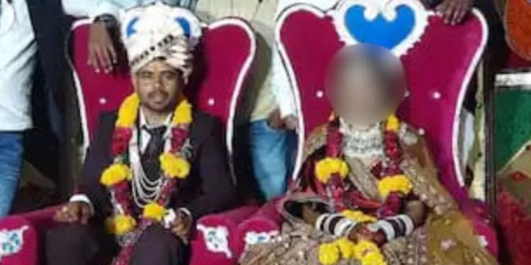 पत्नी ने पति को चाय में जहर देकर मारा: महोबा में 1 साल पहले हुई थी शादी, भाई ने कहा-दूसरे से चैट करती थी