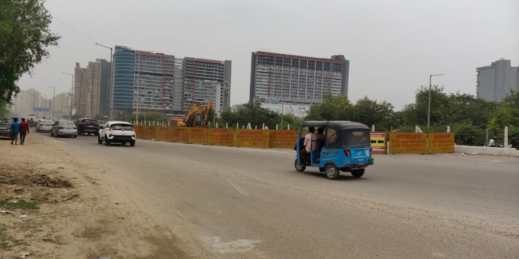 चार मूर्ति चौक पर अंडरपास का कार्य तेज, 60 मीटर रोड पर डायवर्जन