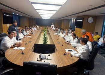 ग्रेनो प्राधिकरण के स्वास्थ्य विभाग ने आरडब्ल्यूए के साथ की बैठक, आवासीय सेक्टरों में प्रस्तावित यूजर चार्जेस के बारे में दी जानकारी