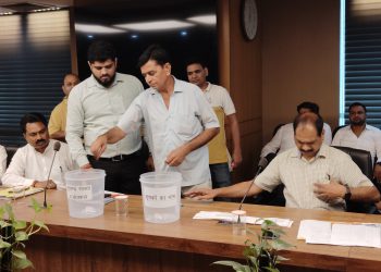 ग्रेटर नोएडा प्राधिकरण में हुआ ड्रा, सिरसा के 47 किसानों को मिला आबादी भूखंड