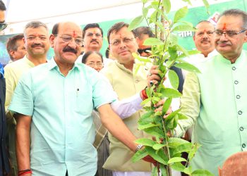 उत्तराखंड में लोकपर्व हरेला की धूम, सीएम धामी ने लगाया रुद्राक्ष का पौधा, 5 लाख पौध रोपण का लक्ष्य