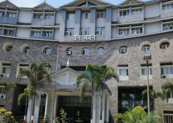 उत्तराखंड में इस ऑल इंडिया सर्विस के अफसर को कारण बताओ नोटिस जारी, IFS संजीव चतुर्वेदी ने खोला था मामला