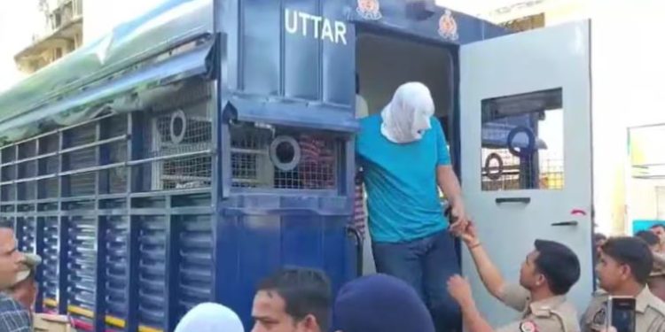 अवैध धर्मांतरण के खिलाफ UP पुलिस का बड़ा एक्शन, आगरा में 10 अरेस्ट; PFI-ISIS से तार जुड़े