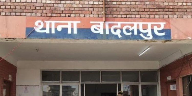 ग्रेटर नोएडा में दर्दनाक हादसा! स्कूटी से जा रहे थे तीन दोस्त, अज्ञात वाहन से टकराए, तीनों की मौत