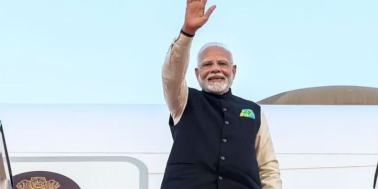पीएम मोदी 5 देशों की यात्रा पर हुए रवाना, 17वें ब्रिक्स सम्मेलन में होंगे शामिल