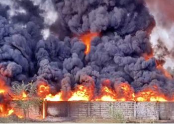 तमिलनाडु में मालगाड़ी दुर्घटनाग्रस्त, टैंकरों में लगी भीषण आग, इलाके में मचा हड़कंप