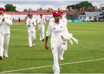 युजवेंद्र चहल ने इंग्लैंड में मचाया कहर, काउंटी चैंपियनशिप में डर्बीशायर के खिलाफ चटकाए 6 विकेट
