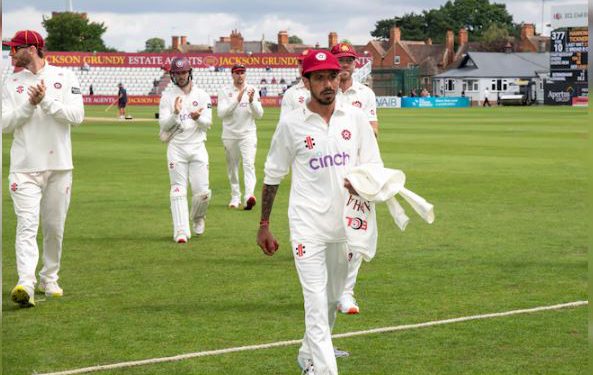 युजवेंद्र चहल ने इंग्लैंड में मचाया कहर, काउंटी चैंपियनशिप में डर्बीशायर के खिलाफ चटकाए 6 विकेट