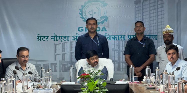 आवंटियों के आवेदनों को तय समय में हल करें, लापरवाही पर होगी कार्रवाई : नंदी