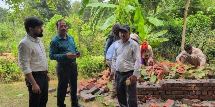 ग्रीनरी से समझौता नहीं! ग्रेटर नोएडा प्राधिकरण ने उद्यान रखरखाव में लापरवाही पर चार फर्मों पर लगाया ₹1.10 लाख का जुर्माना