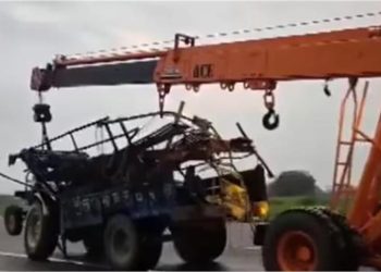 बुलंदशहर: NH 34 पर बड़ा हादसा…श्रद्धालुओं से भरे ट्रैक्टर को कंटेनर ने मारी टक्कर, 8 की मौत; 43 घायल