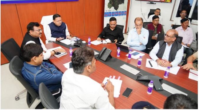 चमोली आपदा: सीएम धामी के निर्देश, क्षतिग्रस्त मकानों के लिए और मृतकों के परिजनों को दें 5 लाख की सहायता राशि