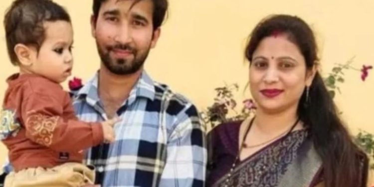 बिजनौर: डेढ़ साल के बेटे को गोद में लेकर गंगा में कूदा BSF जवान, 5 दिन पहले पत्नी ने भी यहीं से लगाई थी छलांग