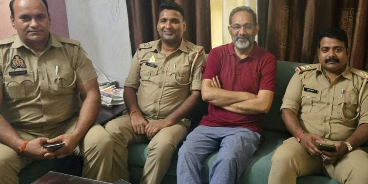 मॉर्निंग वॉक पर जा रहे थे सपा नेता, दरवाजा खोला तो सामने खड़ी थी नोएडा पुलिस, जानिए राजकुमार भाटी के साथ क्या हुआ