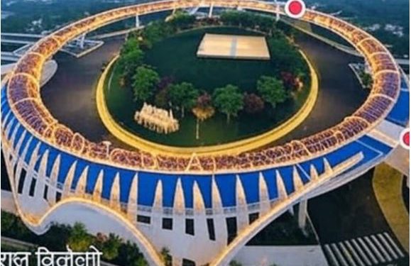 नोएडा में यहां बन रहा बेहद खास स्काईवॉक, शून्य जैसा होगा आकार