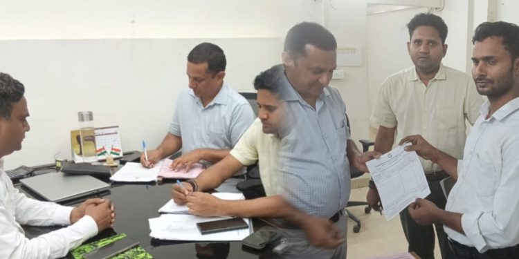 कूड़े का निस्तारण न करने पर ग्रेनो प्राधिकरण ने चार सोसाइटियों पर 2.42 लाख रुपये का जुर्माना