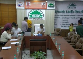 यमुना प्राधिकरण ने अच्छेजा बुजुर्ग गांव के किसानों को दिए आबादी भूखंड