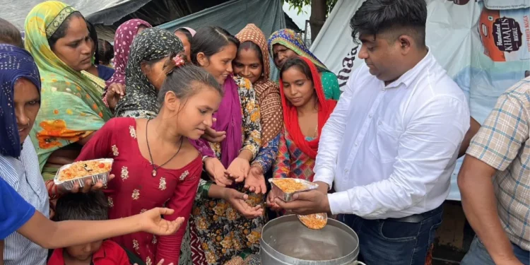 बाढ़ से लेकर तबाही तक का मंजर, त्वचा संबंधी 154 मरीज मिले, क्लोरीन की 2600 टैबलेट्स बांटी गई