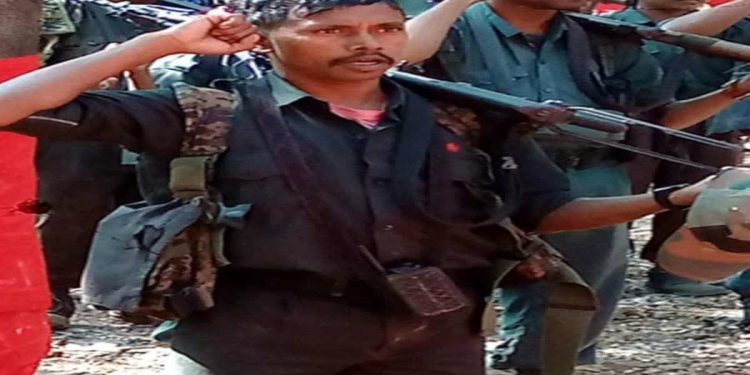 चाईबासा में पुलिस और नक्सलियों के बीच भीषण मुठभेड़, इनामी नक्सली ढेर