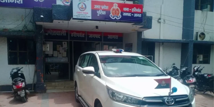 धीरेंद्र शास्त्री से मुलाकात न होने पर आयोजक और पड़ोसी परिवार में मारपीट, थाने में मुकदमा दर्ज