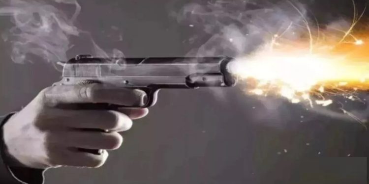 ग्रेटर नोएडा की सोसायटी में युवक ने गोली मारकर की आत्महत्या, जांच में जुटी पुलिस