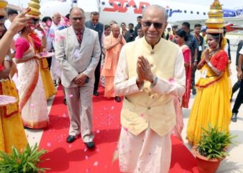 रामलला का दर्शन करने अयोध्या पहुंचे मॉरीशस के प्रधानमंत्री, सीएम योगी ने की अगवानी