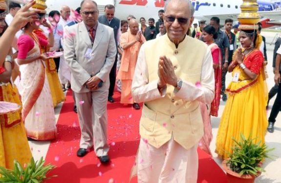 रामलला का दर्शन करने अयोध्या पहुंचे मॉरीशस के प्रधानमंत्री, सीएम योगी ने की अगवानी