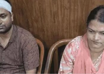 लखनऊ में GST के डिप्टी कमिश्नर की ऑफिस में कलछुल से पिटाई, महिला-युवक गिरफ्तार