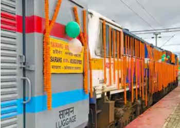 मिजोरम में पीएम मोदी ने रेल लाइन का किया उद्घाटन, तीन ट्रेनों को दिखाई हरी झंडी