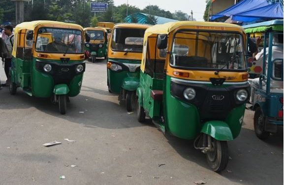 2000 ऑटोरिक्शा का रजिस्ट्रेशन सस्पेंड, ट्रांसपोर्ट डिपार्टमेंट ने कहां और क्यों लिया ये कड़ा ऐक्शन?