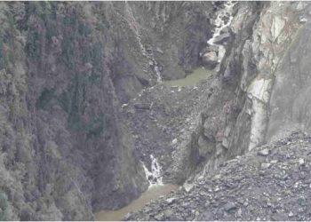 उत्तरकाशी में नई मुसीबत! हर्षिल के ऊपर तेलगाड़ में लैंडस्लाइड के बाद बनीं दो झील, ड्रोन से ली गई फोटो