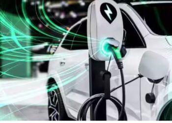 ग्रेटर नोएडा में इलेक्ट्रिक वाहन मालिकों के लिए खुशखबरी, इन तीन जगहों पर खुल गए फास्ट चार्जिंग स्टेशन