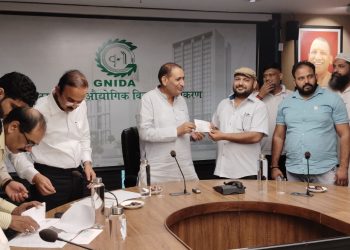 सूरजपुर के 15 किसानों को मिले आबादी भूखंड, विधायक ने सौंपे आवंटन पत्र