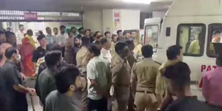 आगरा में तेज रफ्तार कार ने कई लोगों को रौंदा, मौके पर 5 की मौत