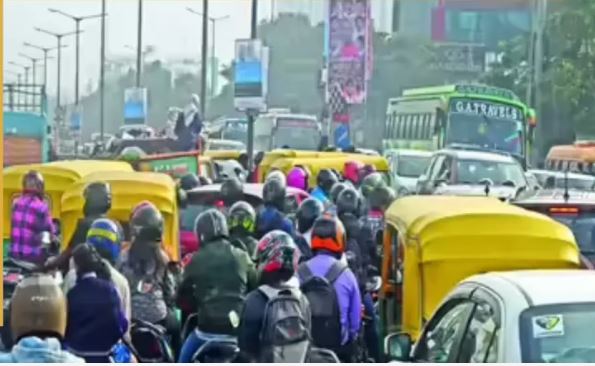 नोएडा में बगैर मीटर के दौड़ रहे 17 हजार से ज्यादा ऑटो, मनमानी किराये की हो रही है वसूली