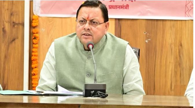 सीएम धामी ने सुनी लोगों की समस्याएं, पूर्णागिरि के लिए मोबाइल टॉयलेट वैन को दिखाई हरी झंडी