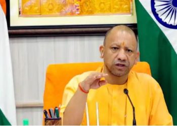 ‘लापरवाही बर्दाश्त नहीं, अधिकारी फील्ड में रहें’, त्योहारों पर CM योगी का सख्त आदेश