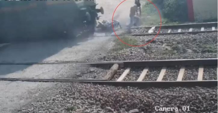 ग्रेटर नोएडा: रेलवे फाटक पार करते ही फिसली बाइक, ट्रैक पर गिरा युवक; ट्रेन से कटकर मौत…अगले महीने होनी थी शादी