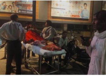 आगरा में हेरिटेज हॉस्पिटल के स्टोर रूम में लगी आग, मची अफरातफरी