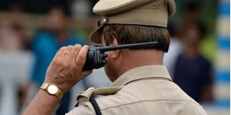 यूपी में 3 करोड़ की प्रतिबंधित कफ सिरप जब्त… चिप्स के कार्टनों में छिपाकर ले जाई जा रही थी खेप