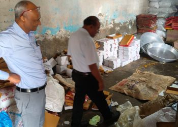 त्योहारों से पहले खाद्य सुरक्षा विभाग की बड़ी कार्रवाई — 1100 किलो मिठाई और 38 किलो नमकीन कराया नष्ट, 6 सैंपल जांच के लिए भेजे गए