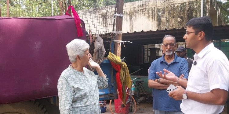 ग्रेटर नोएडा प्राधिकरण ने कूड़े का प्रबंधन न करने पर सोसायटी पर लगाया 36 हजार का जुर्माना