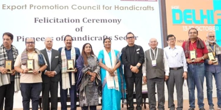 IHGF दिल्ली मेलाह – हस्तशिल्प के दिग्गजों को सम्मान और सेमिनारों में हुआ ज्ञान का आदान-प्रदान