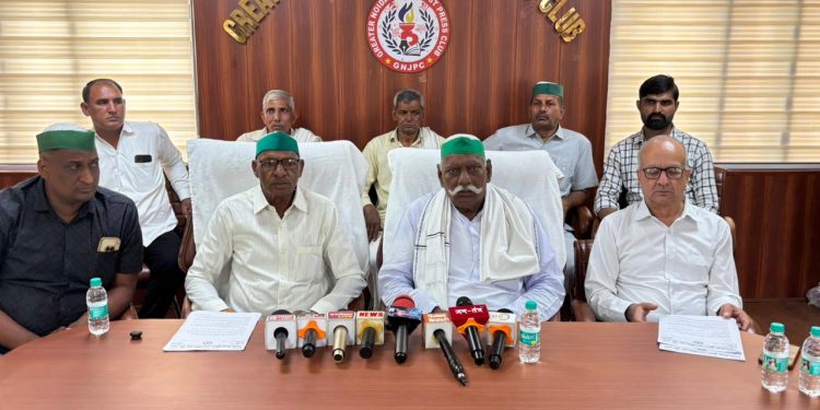 ग्रेटर नोएडा में बीकेयू (अराजनीतिक) ने किया प्राधिकरणों के भ्रष्टाचार का पर्दाफाश, बड़े आंदोलन की चेतावनी