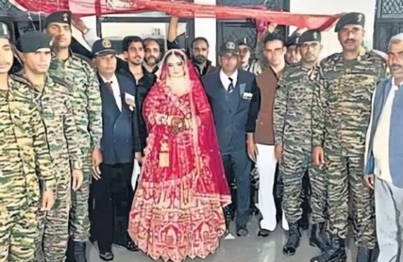 शहीद की बेटी का 50 जवानों ने किया कन्यादान, शादी में शामिल होने पंजाब से पहुंचे थे ग्रेटर नोएडा; नजारा देख भावुक हो गए गांववाले