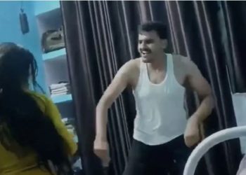 शामली के अस्पताल में डॉक्टर का डांस, CMO ने मांगा जवाब, आवास भी करवाया खाली